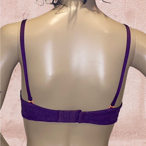 Victoria's Secret Multi-Way Strapless Padded Underwire Lace Purple Bra 32B VGC - Picture 2 of 5